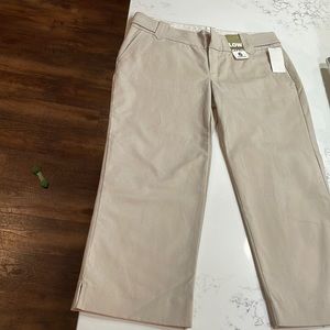 Brand New Old Navy Chino Capris